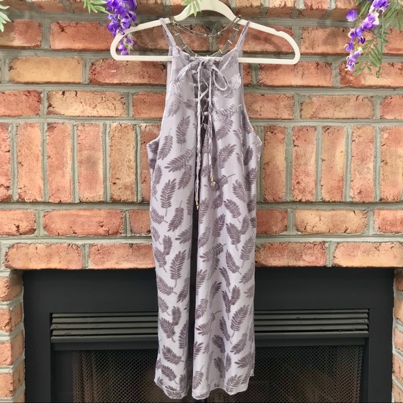 🔥NWT Pearl Gray Leaf Patterned Lace Up Dress - Picture 3 of 8